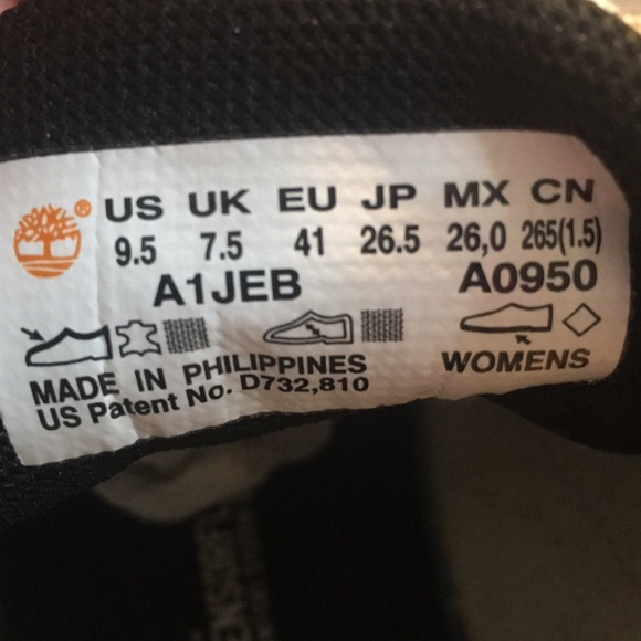 Timberland womens shoes leather chukka size 9 1/2.  Beige. - Picture 7 of 11